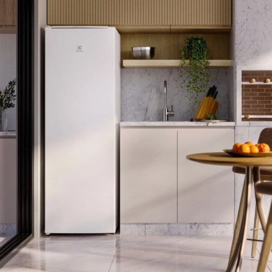 Freezer Vertical 234L FEI27 Electrolux Branco