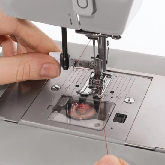 Maquina De Costura Singer Pro Facilita 4423 220V Cinza