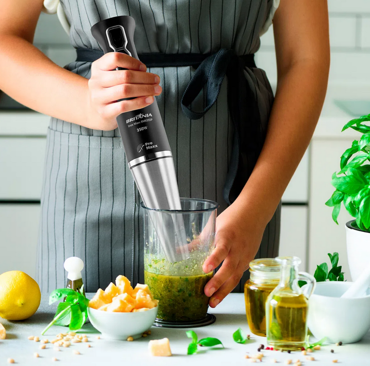 Mixer Inox Maxx Britânia Bmx 355P 220V Preto Inox - Eletrolar